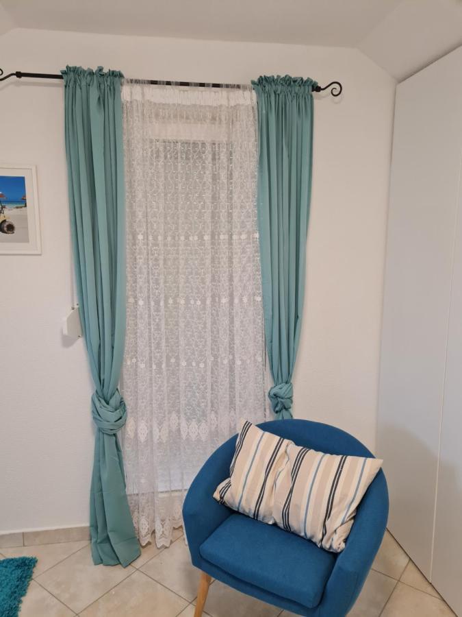 Holiday Home "Mala Kuca " With Heated Pool Pula Buitenkant foto