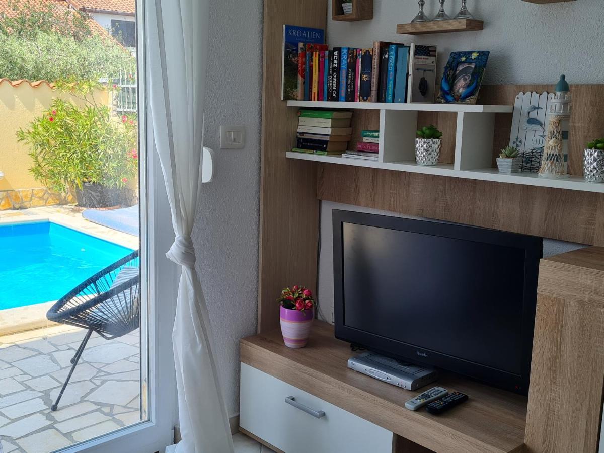 Holiday Home "Mala Kuca " With Heated Pool Pula Buitenkant foto