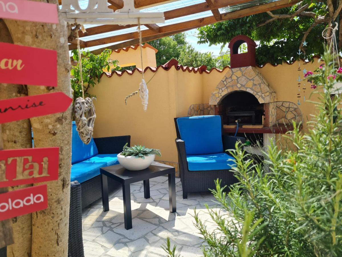Holiday Home "Mala Kuca " With Heated Pool Pula Buitenkant foto